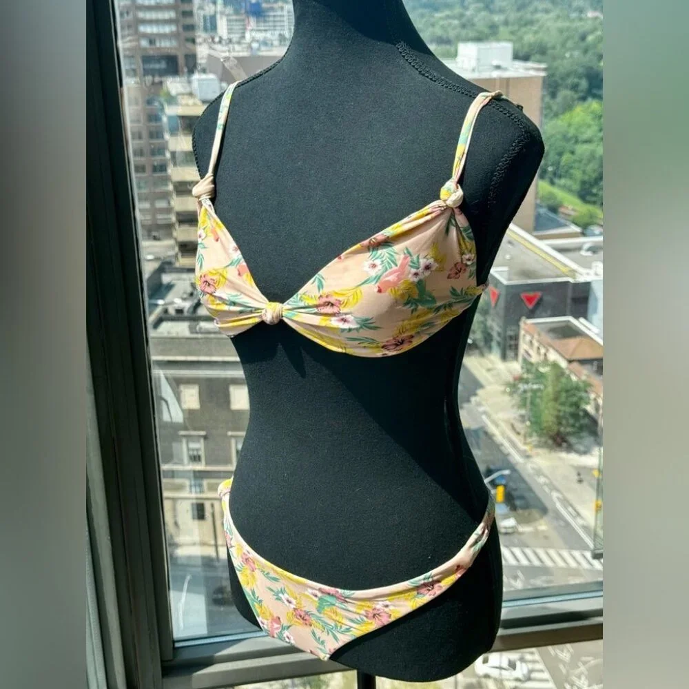 🆕 LOVE & LEMONS 🧿 NWOT Antigua Knot Thong Bikini Set - Size Small